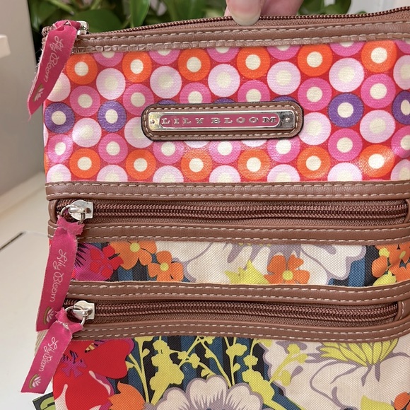 EUC 🌺 Lily Bloom Crossbody Bag / Purse - Picture 5 of 5